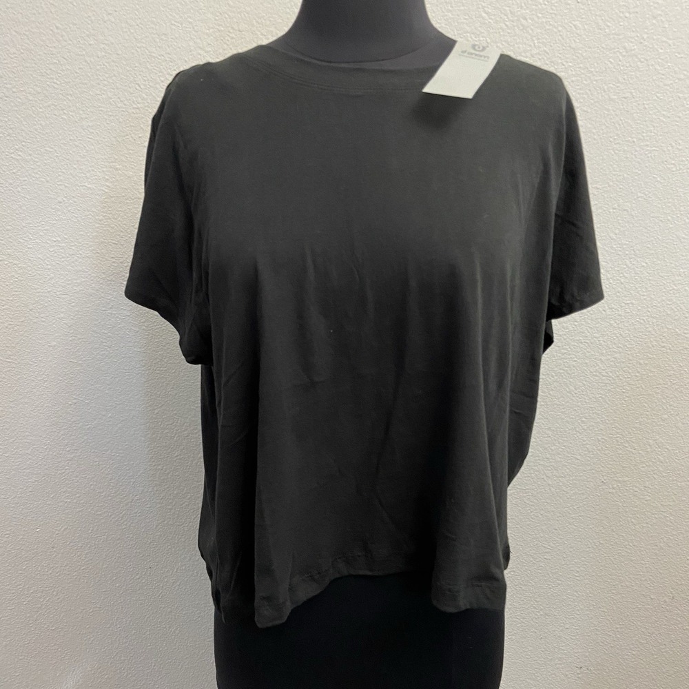 Mono B Women's Black Classic Crop Top Short Sleeve Size Medium New Cotton